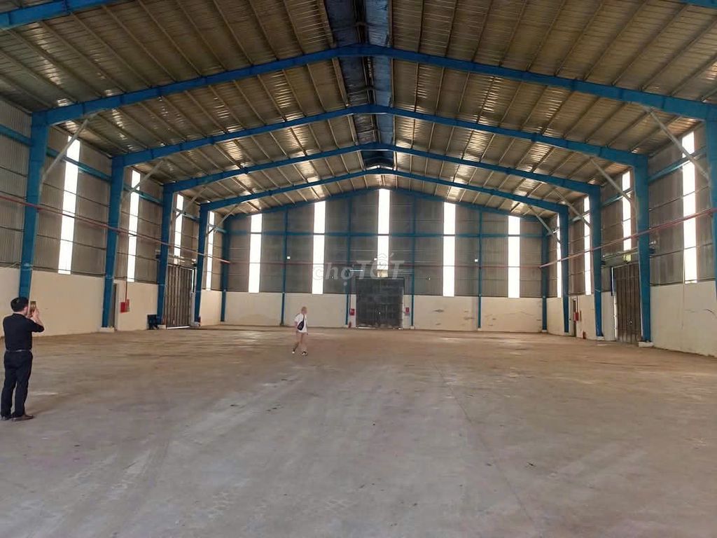 XƯỞNG CHO THUÊ 1750m² MẶT TIỀN ĐỨC HOÀ,LONG AN GIÁ CHỈ 2.6$/m²