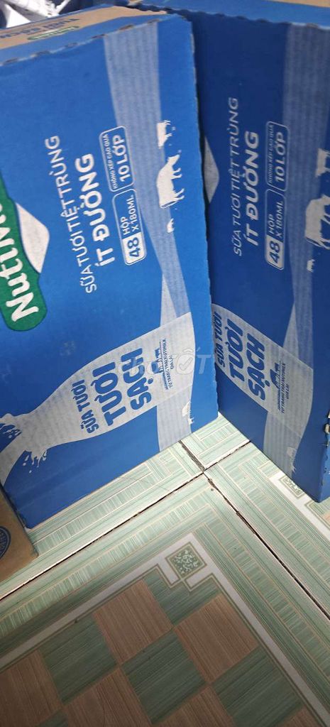 Sữa tươi Nutimilk Ít đường 180ml Thùng 48 hộp. Mua bán Đồ ăn, thực phẩm và các loại khác tại Quận 8 Tp Hồ Chí Minh được đăng bởi le tran phuc hình 1