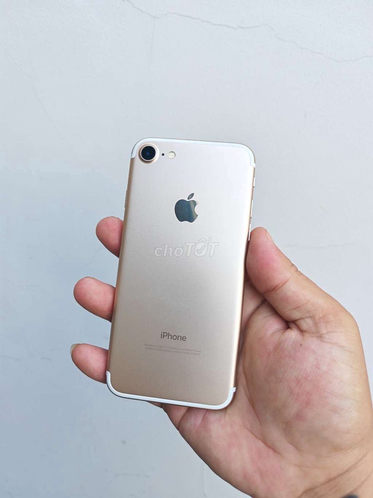 Apple iPhone 7 128GB Vàng. Mua bán Điện thoại tại Quận Cái Răng Cần Thơ được đăng bởi Ngân Long Trung hình 1