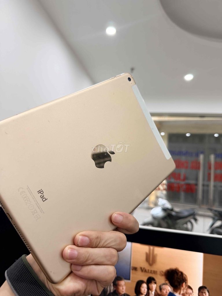 Apple iPad Air 2 16GB Vàng 9.7 inch. Mua bán Máy tính bảng tại Quận Cầu Giấy Hà Nội được đăng bởi TicoSmartphone hình 1