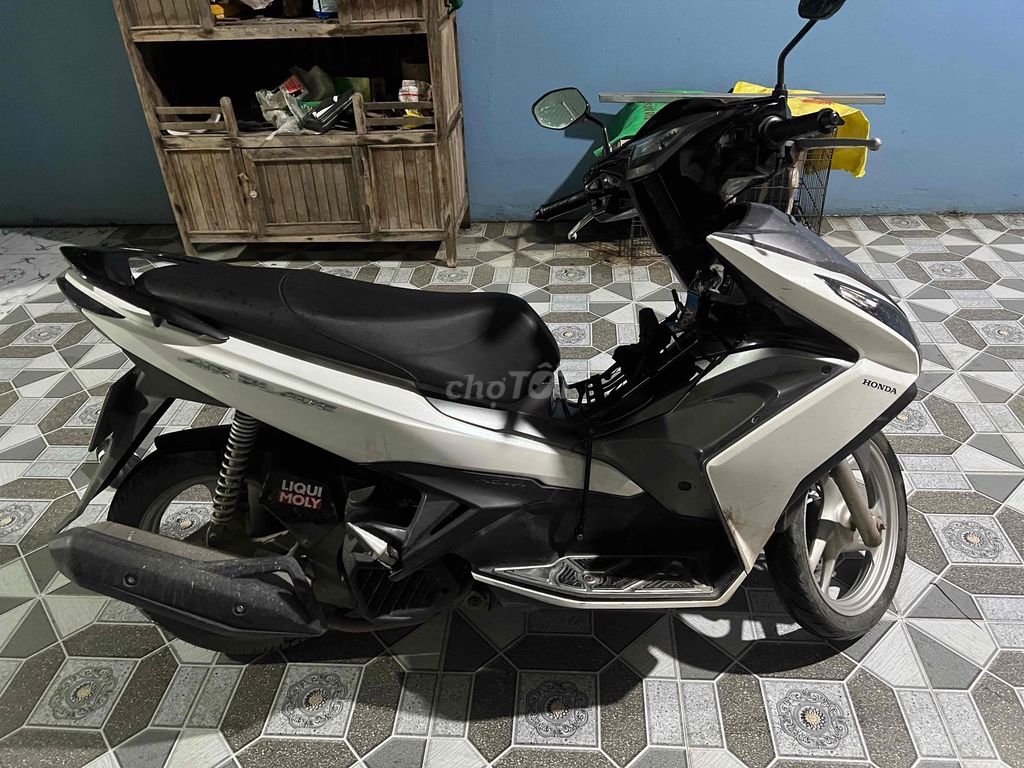 Honda Airblade 125cc 2015. Mua bán Xe máy tại Huyện Nhơn Trạch Đồng Nai được đăng bởi Đinh Quốc Duy hình 2