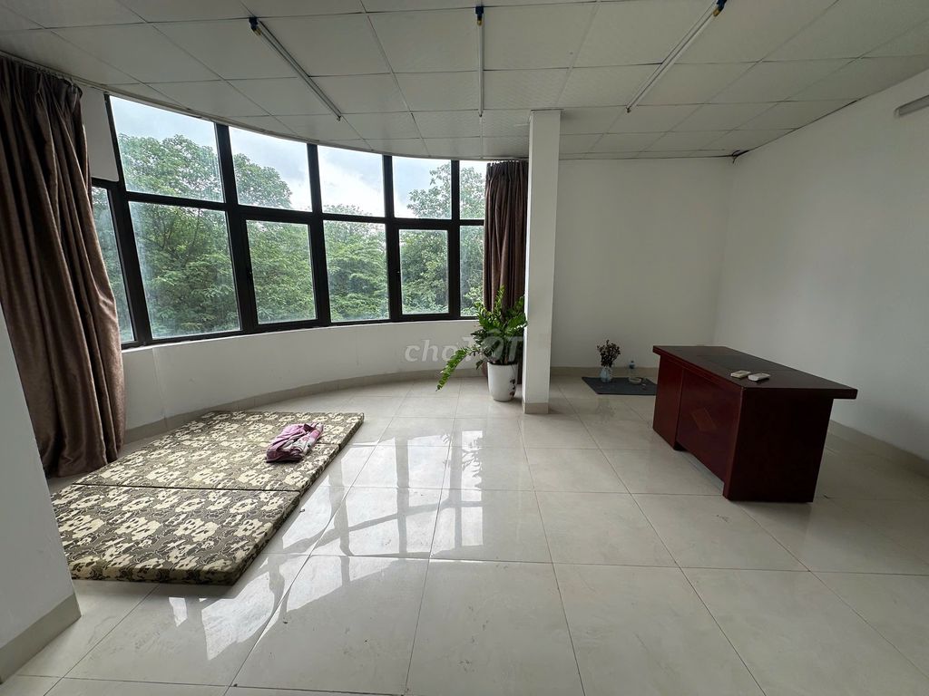 Văn phòng Vạn Phúc 90 m2/tầng 2 phòng như hình giá rẻ chỉ 8 tr/tháng