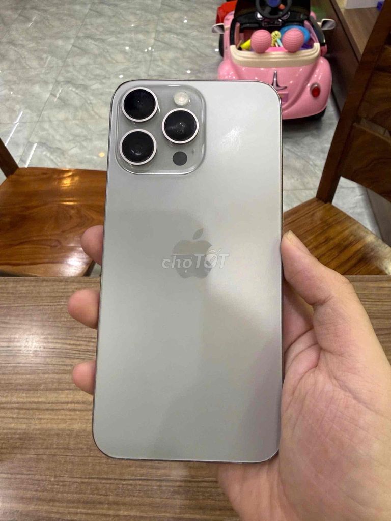 iPhone 15 Pro Max Titan tự nhiên. Mua bán Điện thoại tại Quận Nam Từ Liêm Hà Nội được đăng bởi Trịnh Quốc Anh hình 1