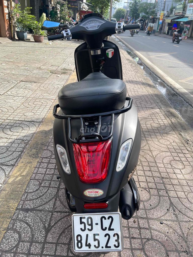 Piaggio Vespa Sprint 2018 Đen 13.000 km. Mua bán Xe máy tại Quận 8 Tp Hồ Chí Minh được đăng bởi Hiếu Nguyễn hình 4