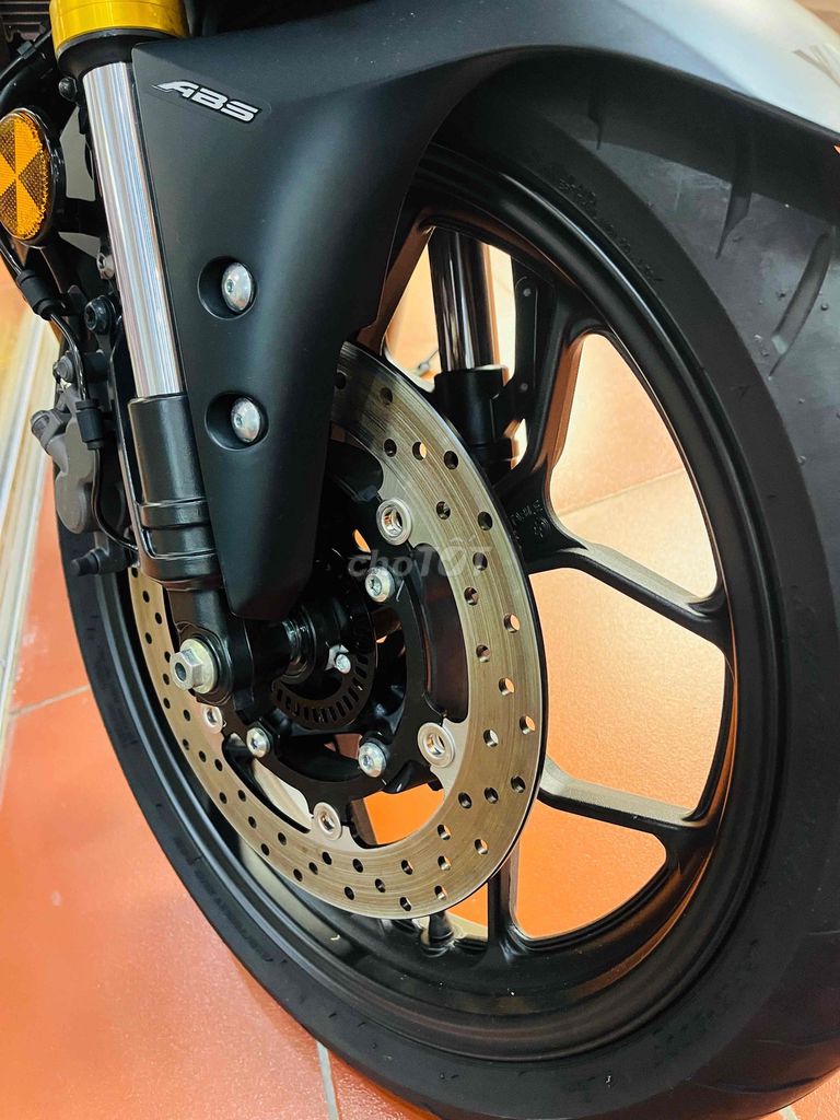 R3 xe nhà còn mới kenggg zin tất cả từ con ốc. Mua bán Xe máy tại Quận Nam Từ Liêm Hà Nội được đăng bởi Emmanuel Timel hình 5