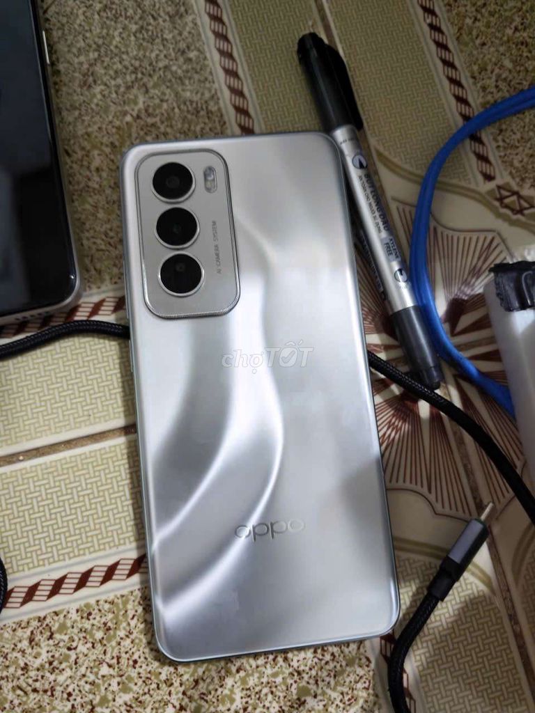 Oppo Reno 12 5G 12GB/512GB Bạc. Mua bán Điện thoại tại Thành phố Biên Hòa Đồng Nai được đăng bởi  dương hà  hình 1