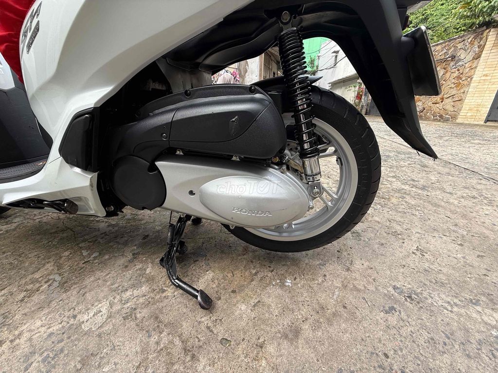 Sh300i ĐkLĐ 2023 Xe Nhà Dùng zin 100%. Mua bán Xe máy tại Quận 11 Tp Hồ Chí Minh được đăng bởi mr hình 7