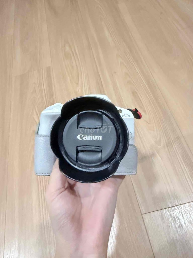 Máy ảnh Canon R50 Trắng. Mua bán Máy ảnh, Máy quay tại Quận 7 Tp Hồ Chí Minh được đăng bởi Khoi Bui hình 1