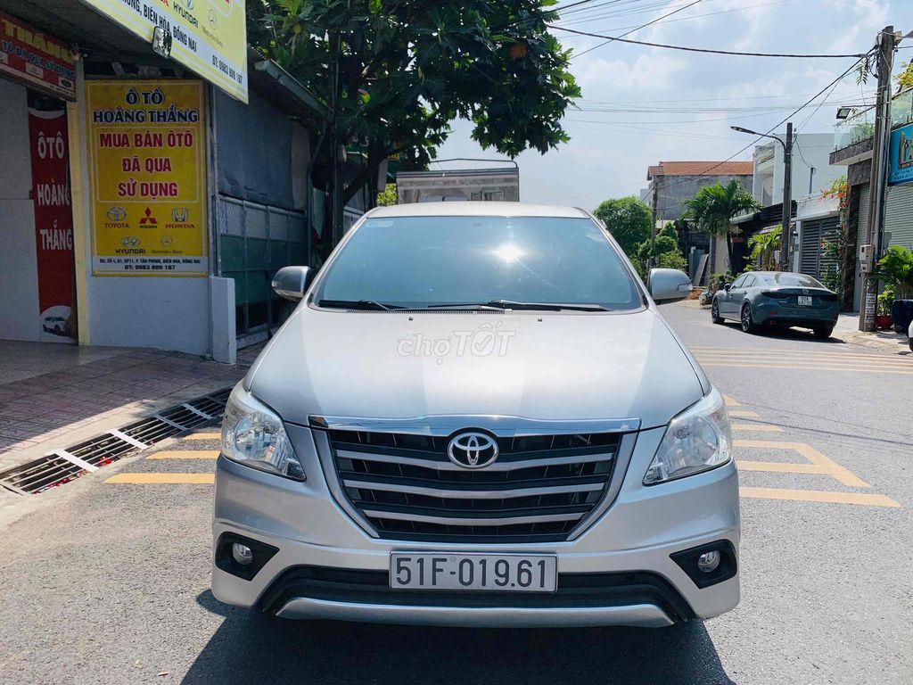 Toyota Innova 2014 E - 1100 km