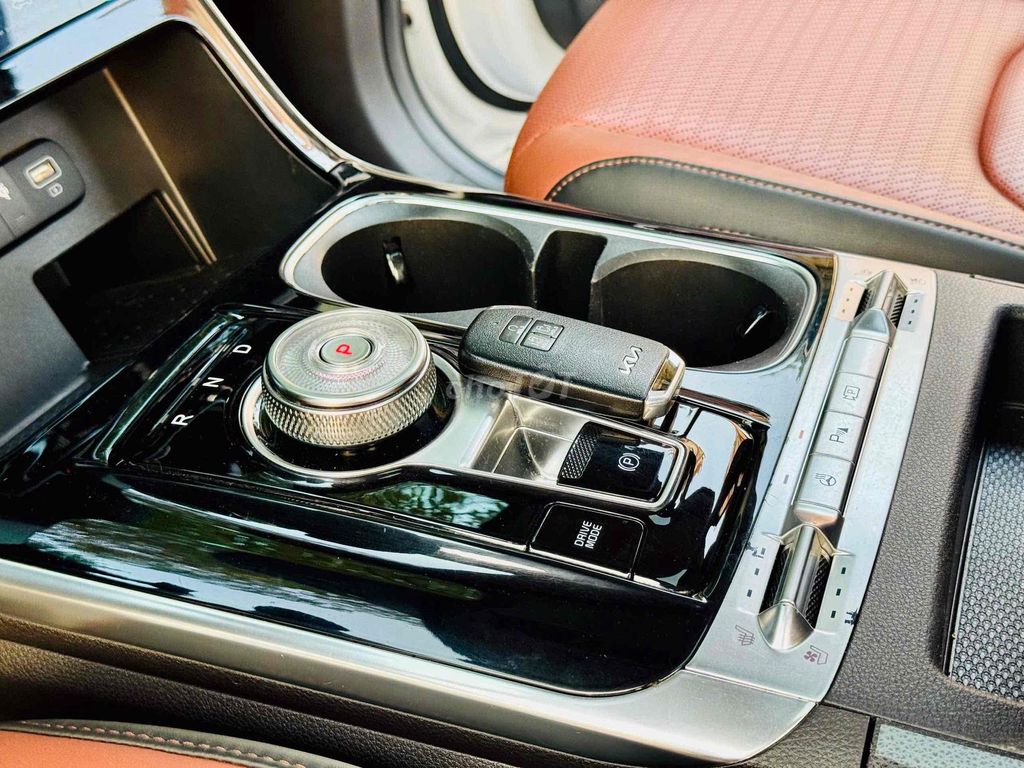 Kia Carnival 2022 2.2D Signature 50000 km. Mua bán Ô tô tại Quận Long Biên Hà Nội được đăng bởi Trang Gala hình 8