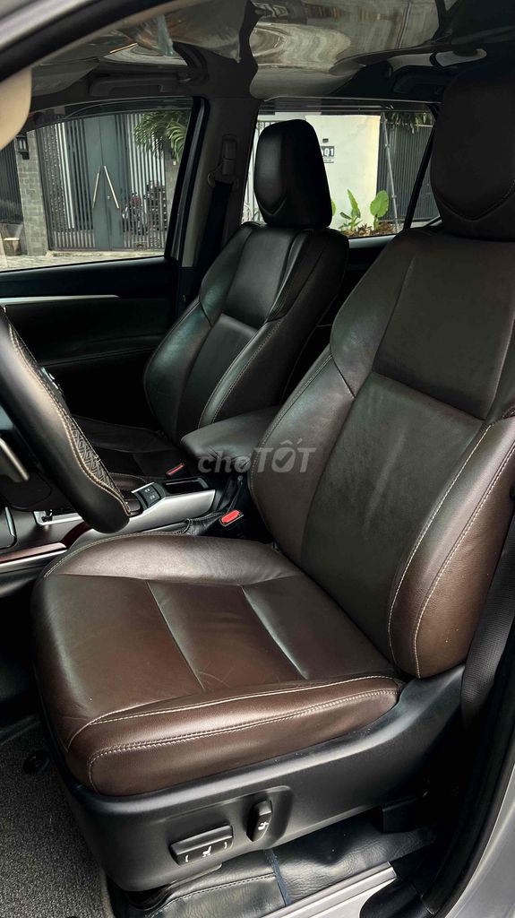 Toyota Fortuner 2017 2.7V AT 1 cầu. Mua bán Ô tô tại Thành phố Thuận An Bình Dương được đăng bởi Quang Huy hình 9