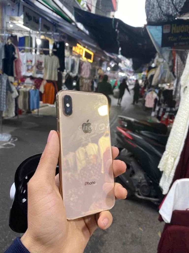 em bán xs 64gb ạ màu vàng dùng full cn