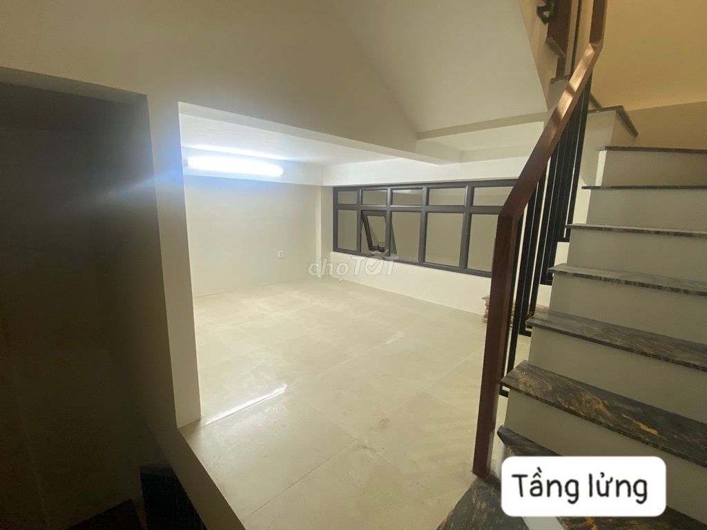 Cho thuê nhà thang máy ở ngõ 279 Đội Cấn, Ba Đình