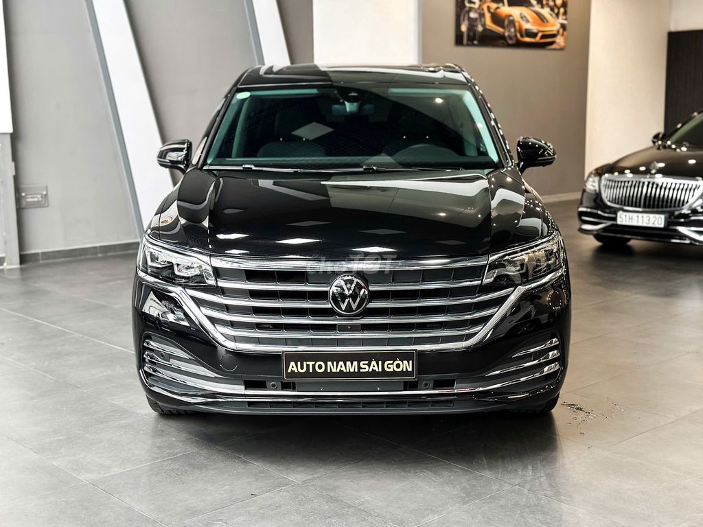 Volkswagen Viloran Luxury 2024 Đen 17.000km