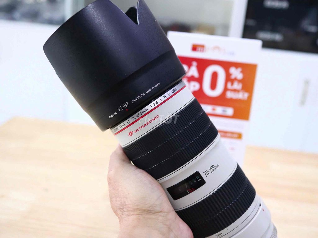 Về thêm canon EF 70-200f2.8 L2 IS Ngoại hình đẹp