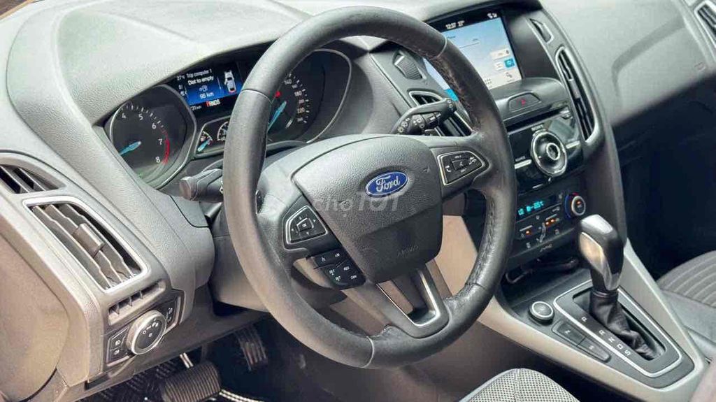 Ford Focus Sport 2018 Trắng 35.000 km. Mua bán Ô tô tại Quận Tân Bình Tp Hồ Chí Minh được đăng bởi Sài Gòn Ford hình 8