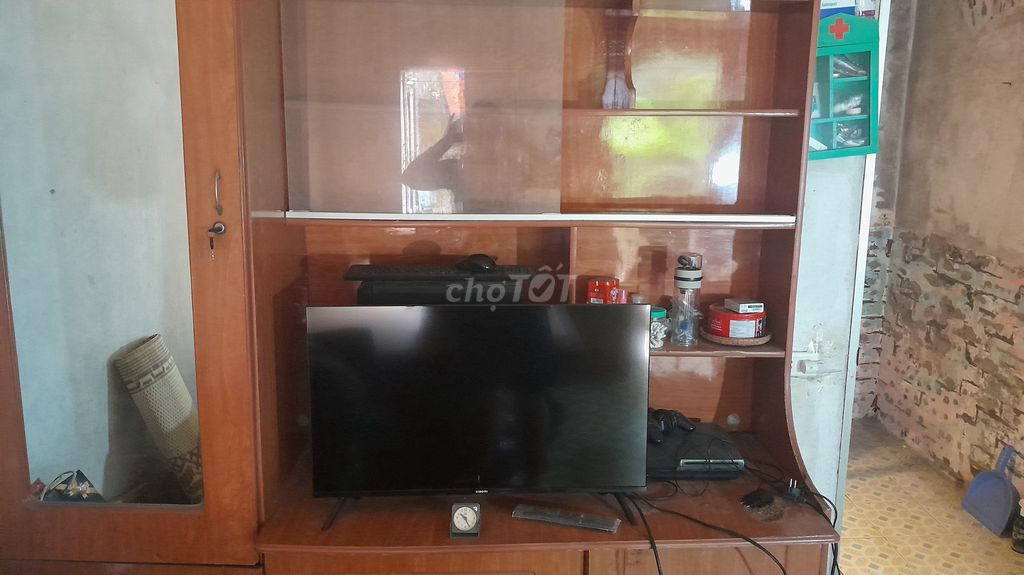 Tủ gỗ ván ép màu nâu. Mua bán Tủ, kệ gia đình tại Quận Đống Đa Hà Nội được đăng bởi Hoi Le Cong hình 1