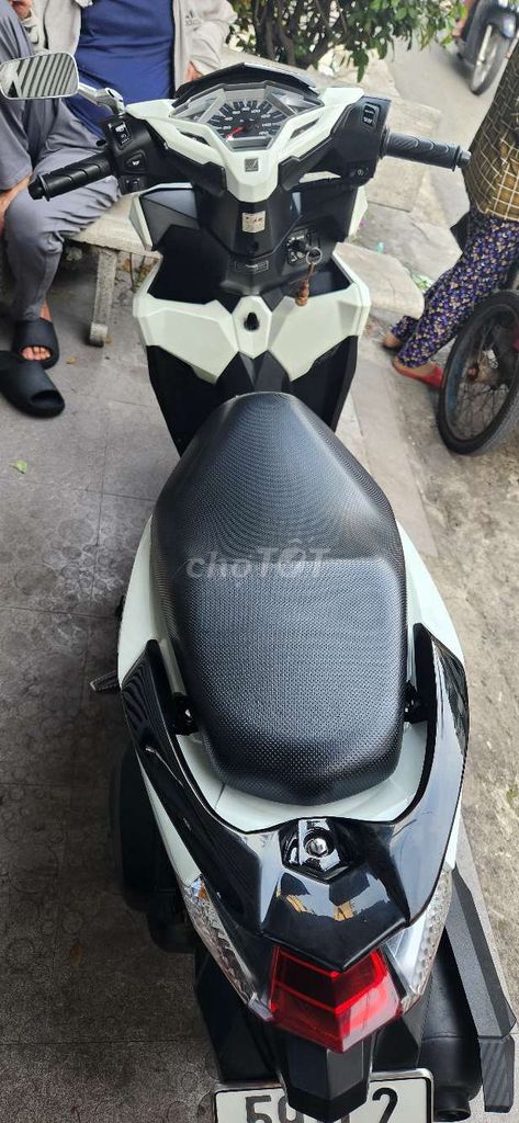 Vario 150 trắng. Mua bán Xe máy tại Quận 6 Tp Hồ Chí Minh được đăng bởi Đức  hình 3