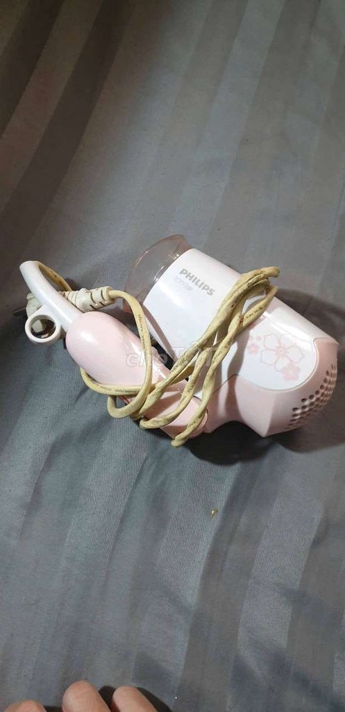 Máy sấy tóc Philips Hồng 1000W Gập gọn. Mua bán Nội thất, đồ gia dụng khác tại Quận 4 Tp Hồ Chí Minh được đăng bởi Đỗ Quốc Huy hình 1