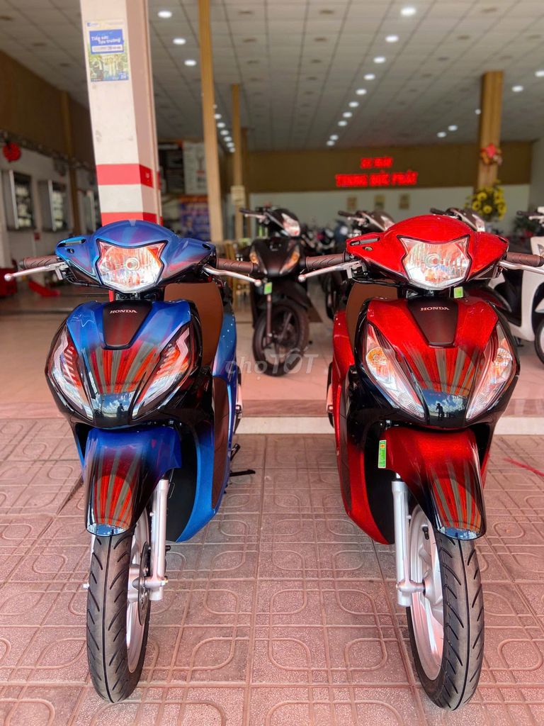 HONDA VISION 2025 SƠN 3D 🔥GÓP KHÔNG CẦN TRẢ TRƯỚC🔥. Mua bán Xe máy tại Huyện Đức Hòa Long An được đăng bởi Xemay Trung Đức Phát hình 3