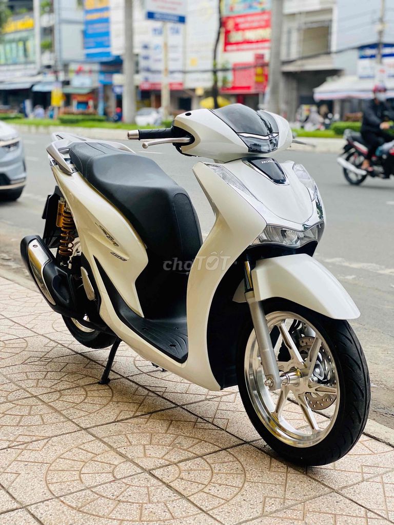 SH 160 CBS 2024 chuẩn 9k km độ kiểng siêu đẹp✅. Mua bán Xe máy tại Quận Ninh Kiều Cần Thơ được đăng bởi Hiếu Xe máy Tân Liên Hưng 2 hình 4