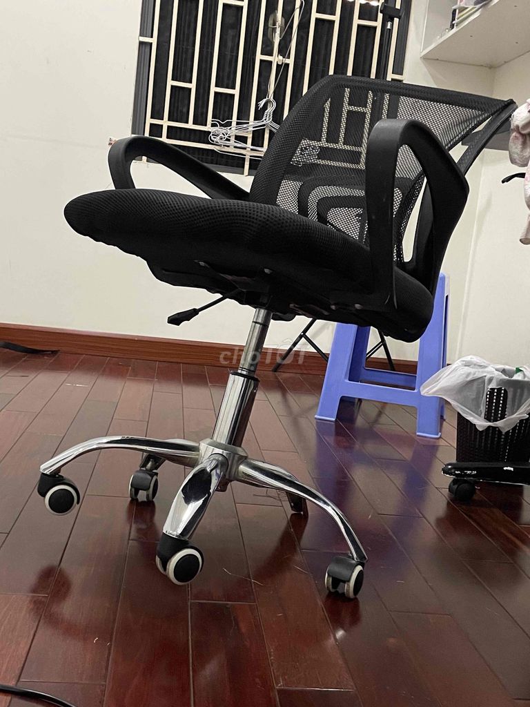 Ghế xoay văn phòng Lưới Đen Hư hỏng. Mua bán Đồ dùng văn phòng tại Quận 7 Tp Hồ Chí Minh được đăng bởi Vân hình 1