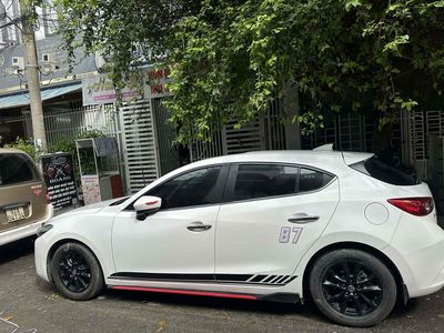Mazda 3 2018 1.5 AT Sedan - 880000 km