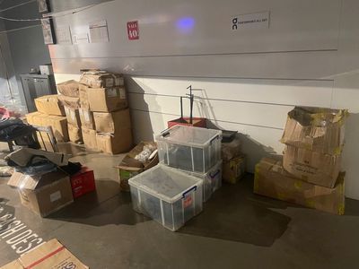 THANH LÝ GẤP HÀNG THỂ THAO CHÍNH HÃNG. Mua bán Quần áo tại Quận Hai Bà Trưng Hà Nội được đăng bởi Nguyễn Thế Việt