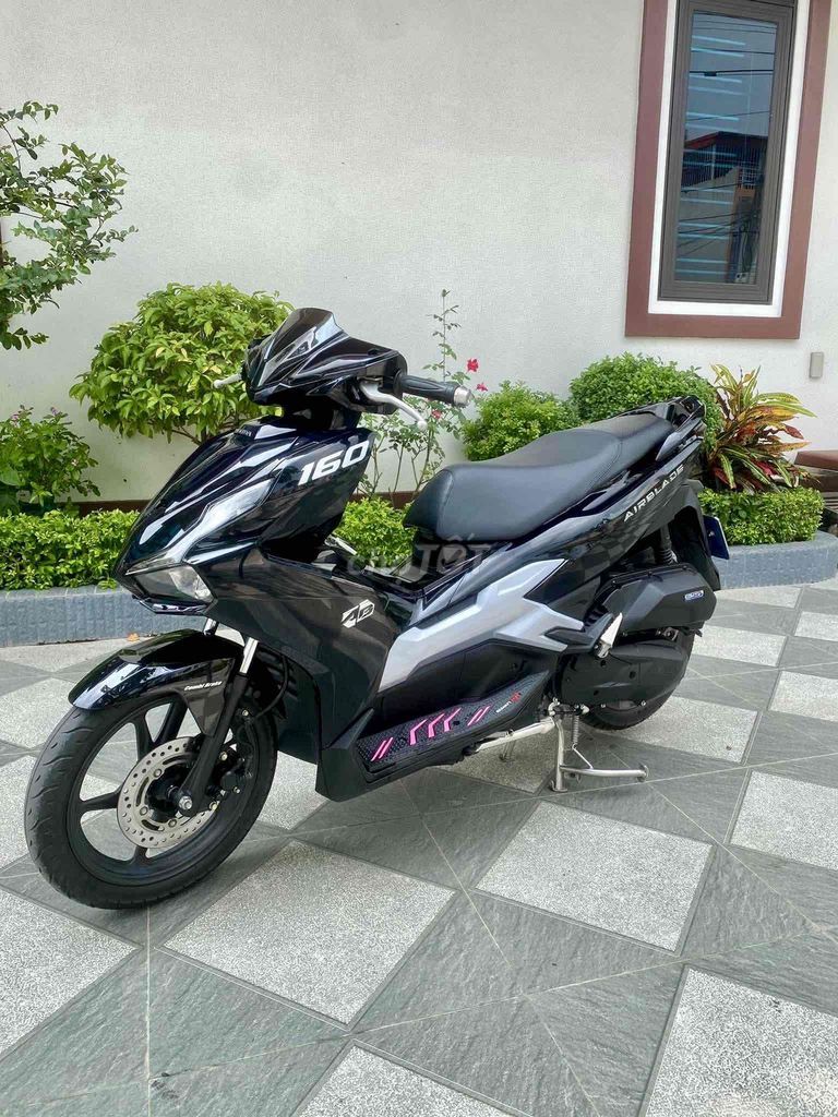 Honda Air Blade 125cc 2023 черный глянец 15.000 км