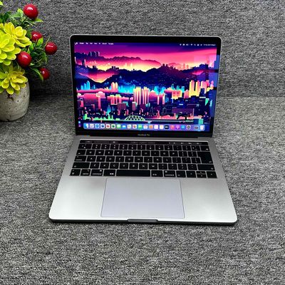 Macbook Pro 2019 - Core i7 / Ram 16G / 13" Retina✅