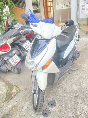 HN cần bán click trắng 2009. Mua bán Xe máy tại Quận Đống Đa Hà Nội được đăng bởi phạm dũng