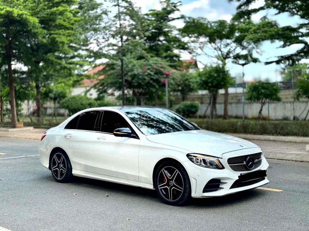 Mercedes Benz C300 AMG FL model 2021