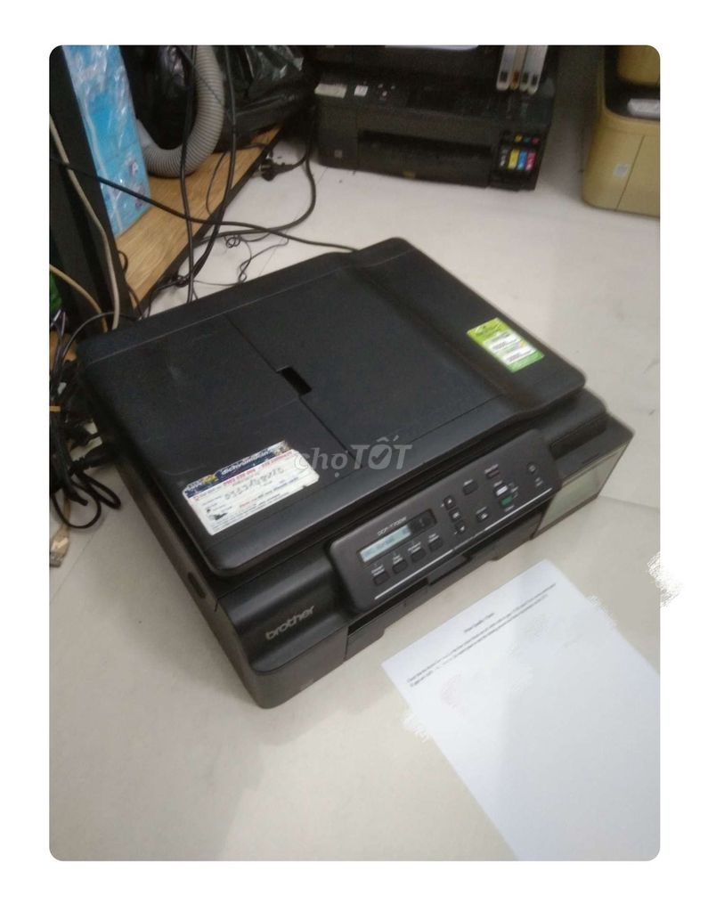 Máy in và photocopy trắng đen Brother có Wifi