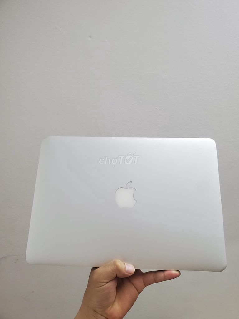 THANH LÝ MACBOOK AIR 2015 CORE i7 RAM8G/ssd 128G