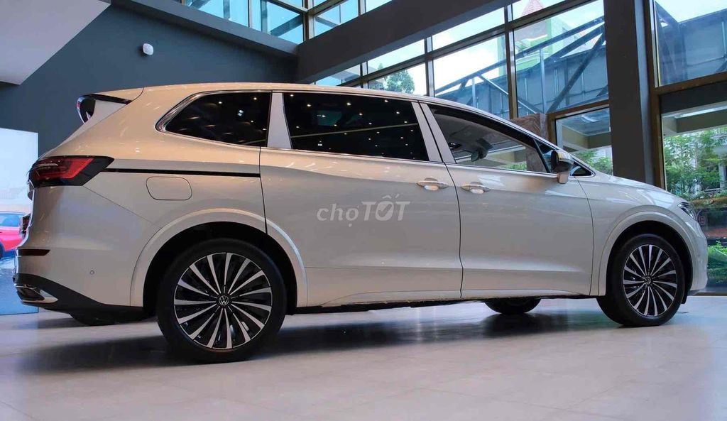 Volkswagen Viloran Luxury  2024 Bạc Kem. Mua bán Ô tô tại Thành phố Đà Lạt Lâm Đồng được đăng bởi Hưng Messi Bán Xe Đức hình 4