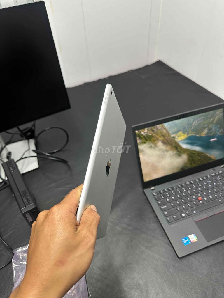 Apple iPad Gen 9 Bạc. Mua bán Máy tính bảng tại Quận Đống Đa Hà Nội được đăng bởi Nhân Minh hình 1