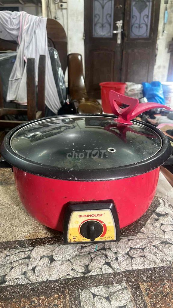 Nồi lẩu điện Sunhouse Đỏ giữ nhiệt tốt. Mua bán Bếp, lò, đồ điện nhà bếp tại Quận Hoàng Mai Hà Nội được đăng bởi Kairiyeudau hình 1