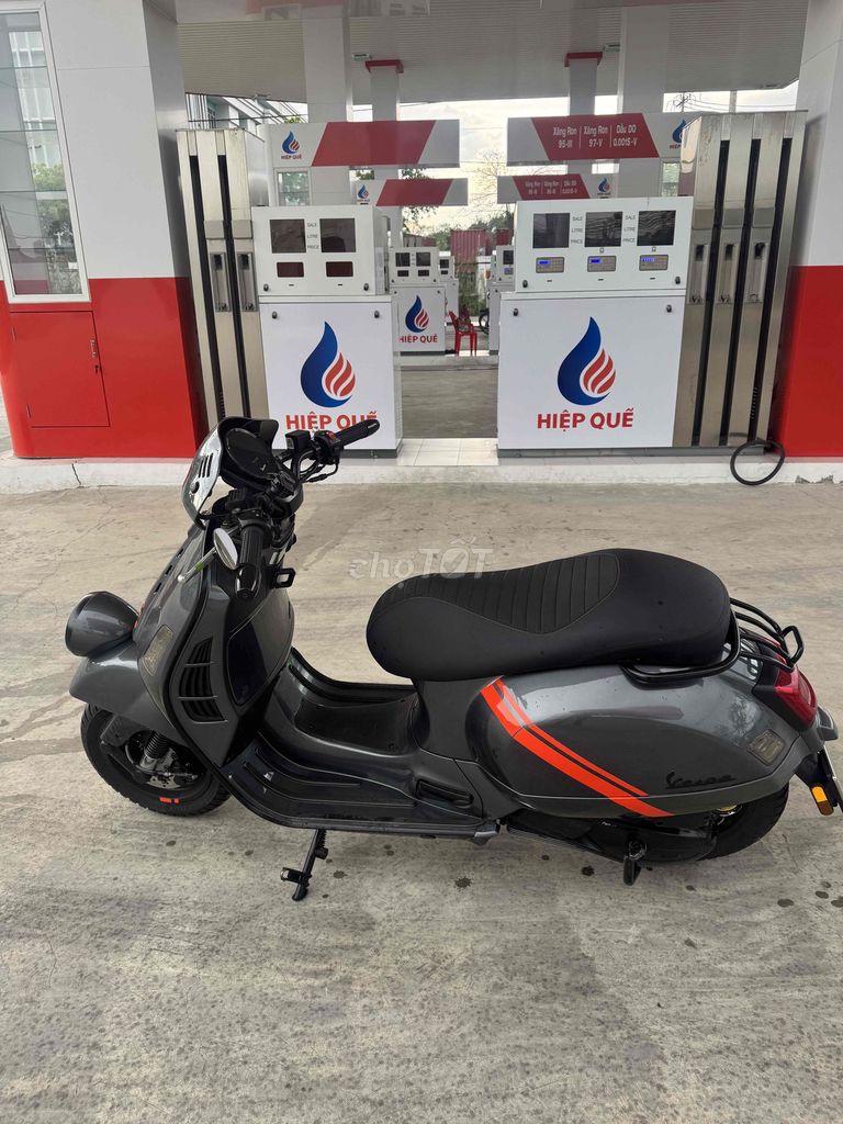 Piaggio Vespa GTV 300 2023 Xám. Mua bán Xe máy tại Quận Phú Nhuận Tp Hồ Chí Minh được đăng bởi Trần Quốc Thịnh hình 4