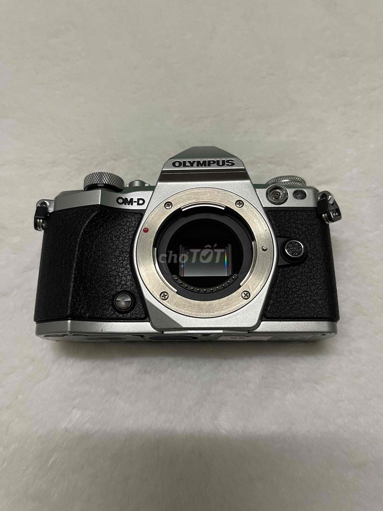 Máy ảnh Olympus EM5 Mark II Đen, Bạc. Mua bán Máy ảnh, Máy quay tại Quận Tân Bình Tp Hồ Chí Minh được đăng bởi nguyen nguyen hình 1