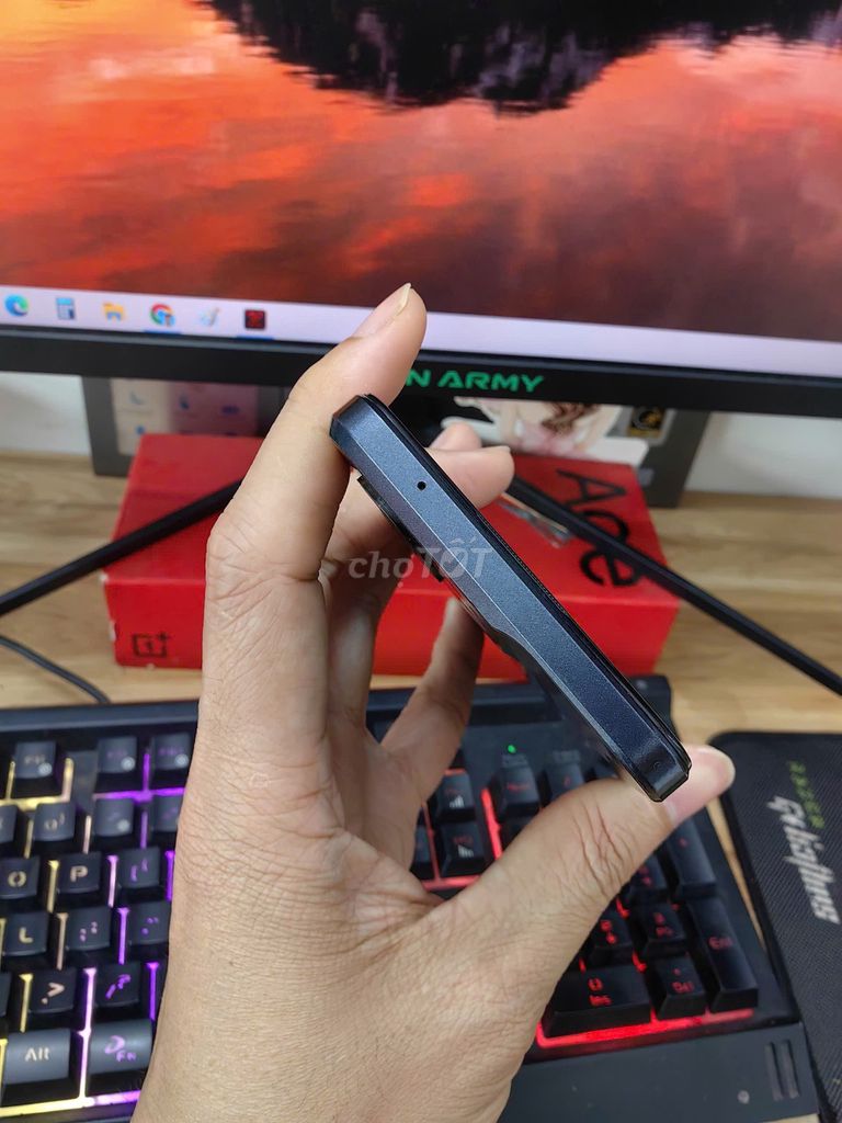OPPO Reno8 5G Đen 256GB. Mua bán Điện thoại tại Huyện Gia Lâm Hà Nội được đăng bởi Bình Nguyễn Văn hình 1
