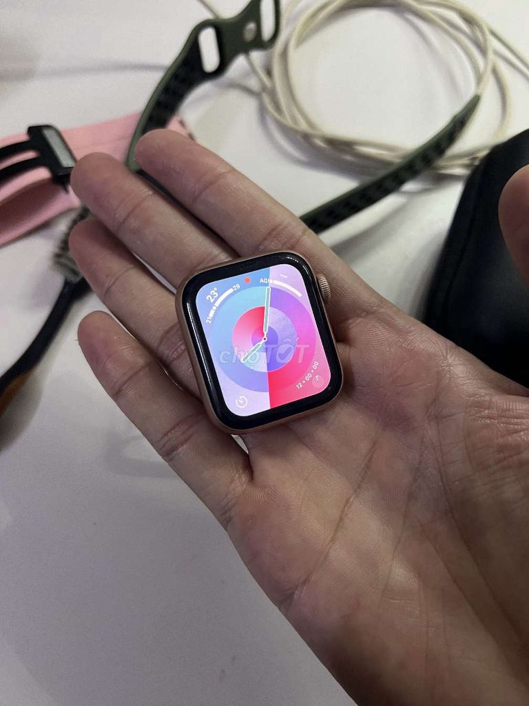 Apple Watch Series4 Lte 40mm Vàng hồng. Mua bán Thiết bị đeo thông minh tại Thành phố Long Xuyên An Giang được đăng bởi iP hình 1