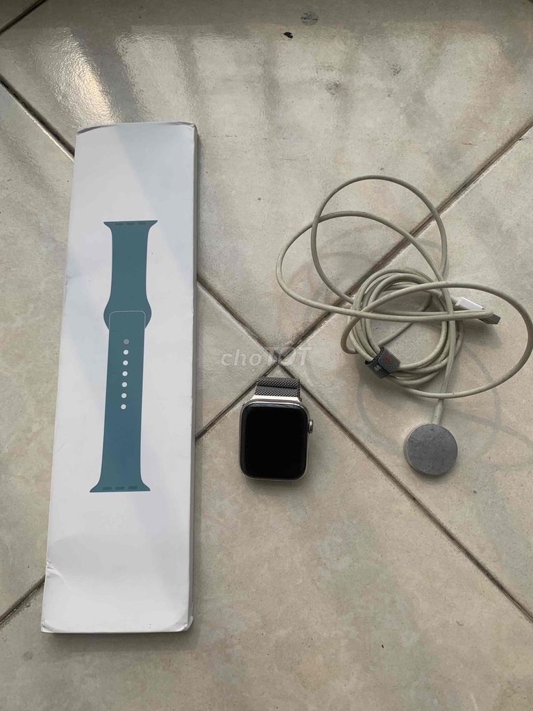 Apple Watch Series 4 44mm Thép Bạc, hàng đẹp, zin