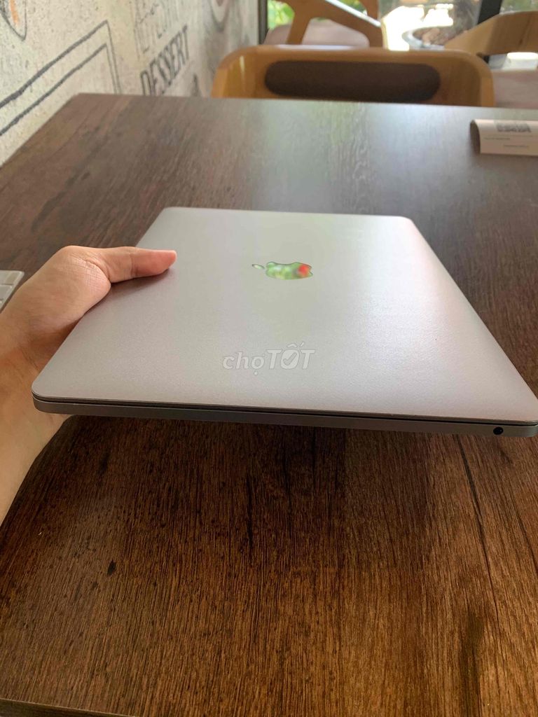 Macbook Pro M1 (8/256) hoặc gl dt