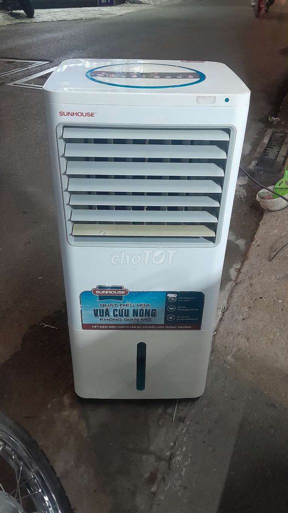 Quạt hơi nước hiệu Sunhouse, 30 lít, 220w.