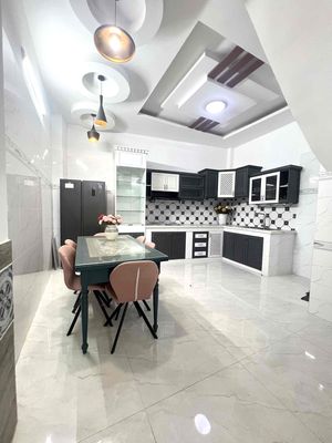 Cho Thuê Nhà 5x10m 3Lầu 5PN.7WC Full Nội Thất Quang Trung 17tr