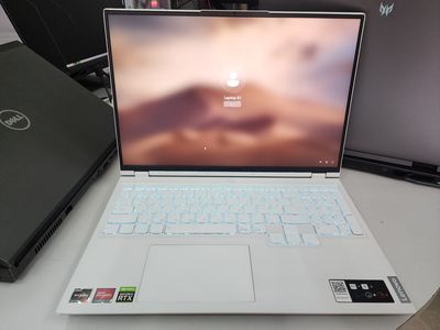 Laptop Gaming Legion 5 Pro Trắng R7 6800H 3060 2K