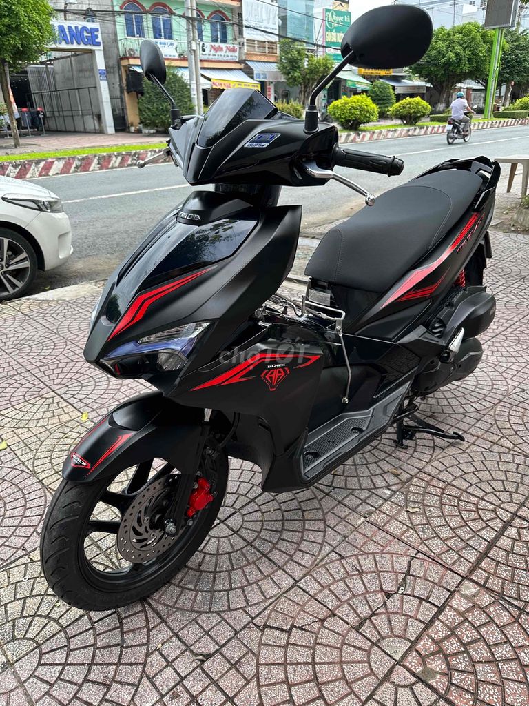 Honda Air Blade 2017 Đen nhám zin dep vĩnh long. Mua bán Xe máy tại Thành phố Vĩnh Long Vĩnh Long được đăng bởi xe máy Tùng Beo hình 3