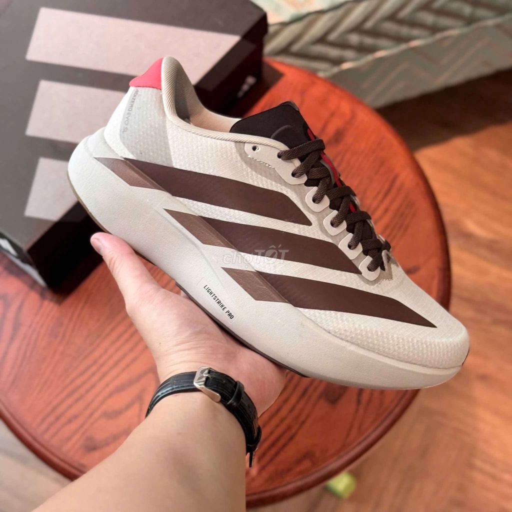 Giày thể thao Nam Trắng Nâu Đỏ Size 41. Mua bán Giày dép tại Quận Hoàng Mai Hà Nội được đăng bởi Ngô Đạt hình 1