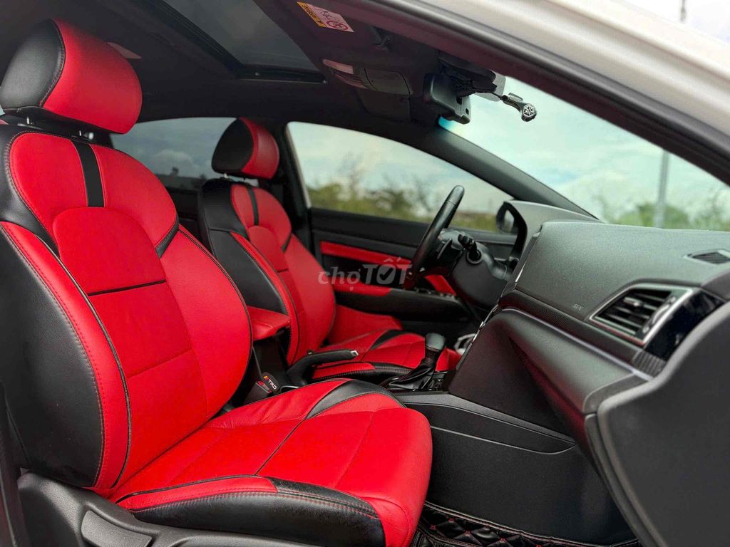 Hyundai Elantra 2018 Sport 1.6 AT - 53000 km. Mua bán Ô tô tại Thành phố Biên Hòa Đồng Nai được đăng bởi lê văn thắng hình 12