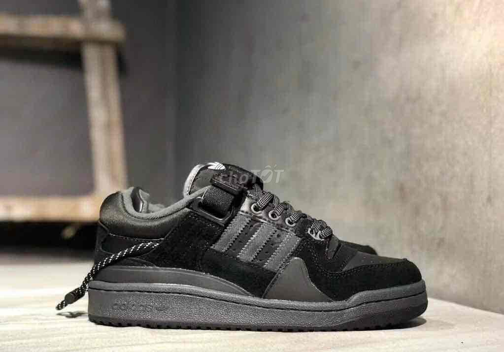 Giày sneaker đen size 41